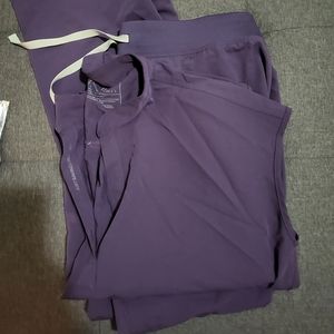 FIGS Purple Shadow L Rafaela (top), XL Livingston (bottoms)